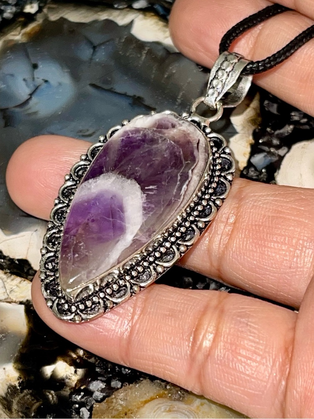 Dogtooth Amethyst Pendant Necklace 2 1/2”